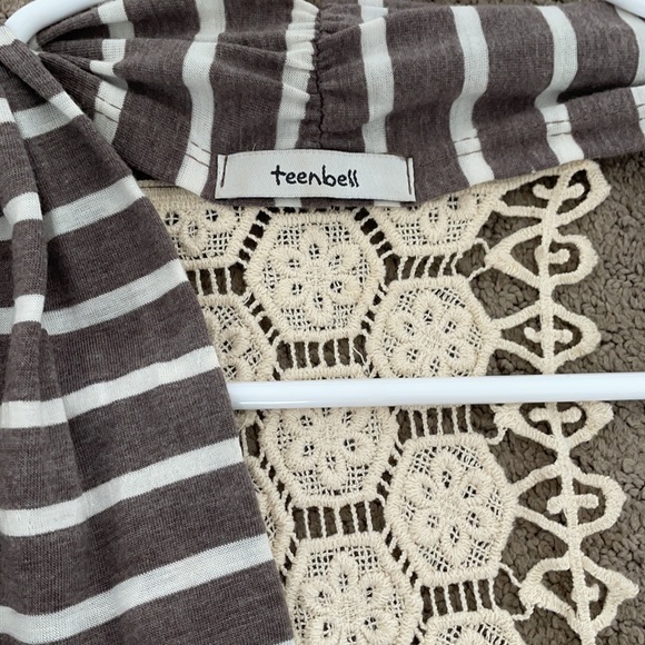 Lace/Stripe Vest - Picture 5 of 7